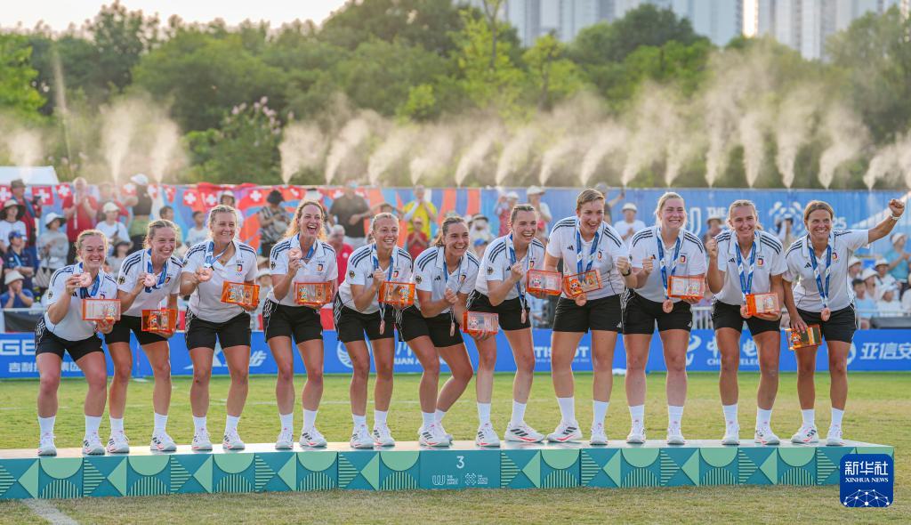 女子颁奖仪, entit 女子颁奖仪, entit