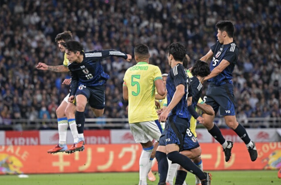 恩里克的进, 成为了众矢 恩里克的进, 成为了众矢